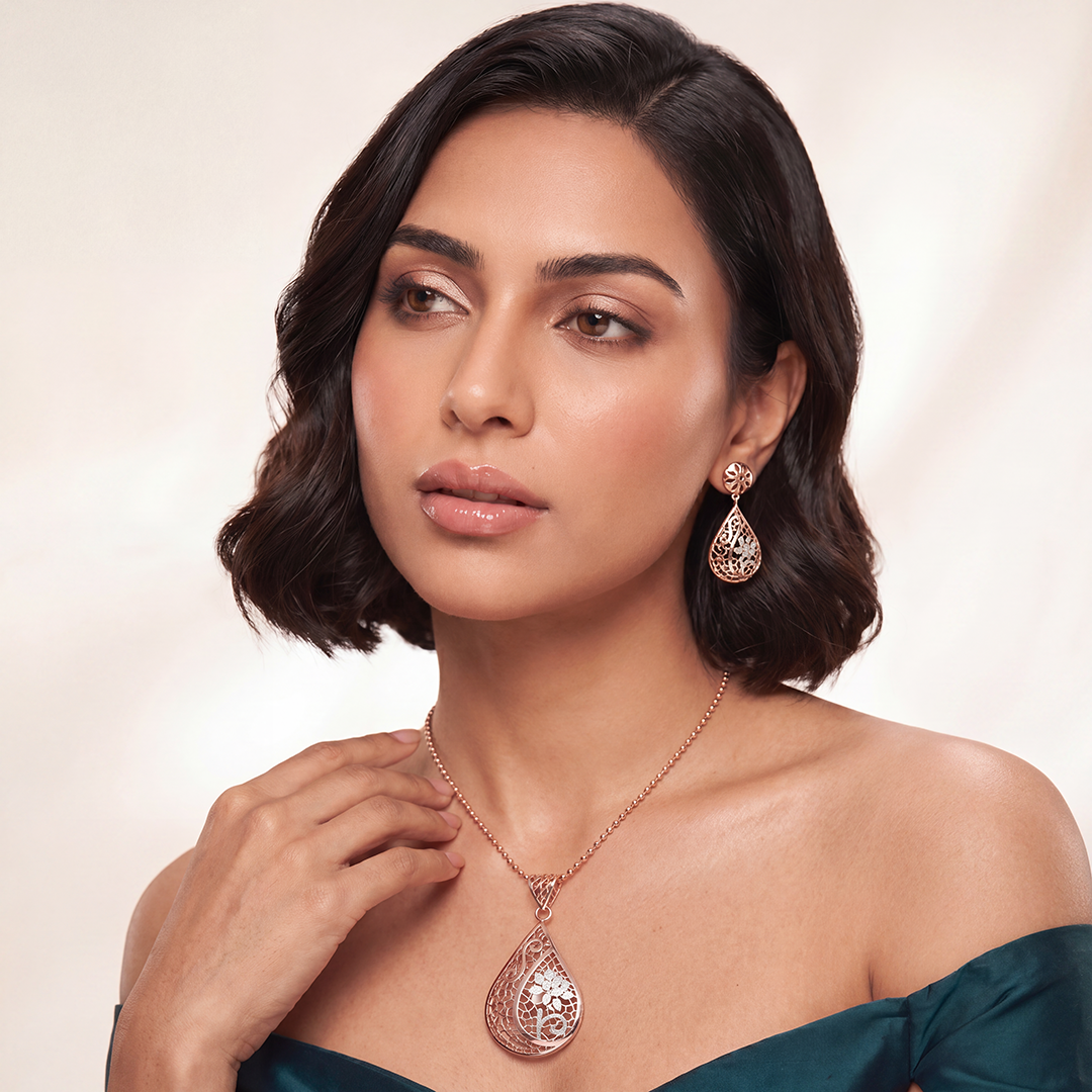 Noor Paisley Pendant Set