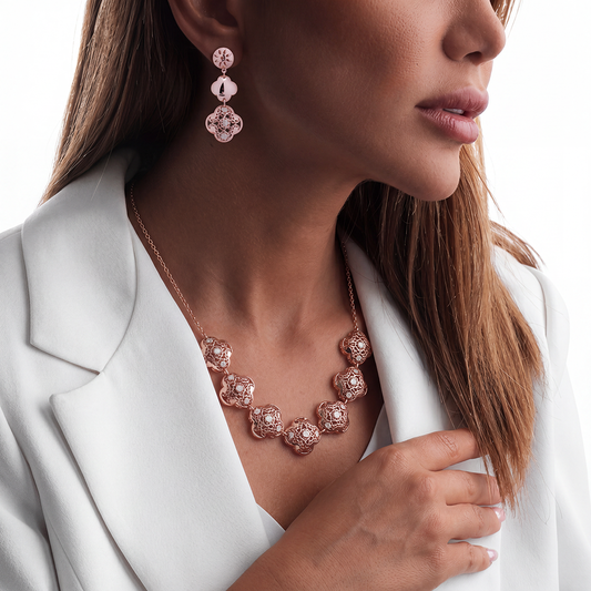 Rosette Clover Necklace Set