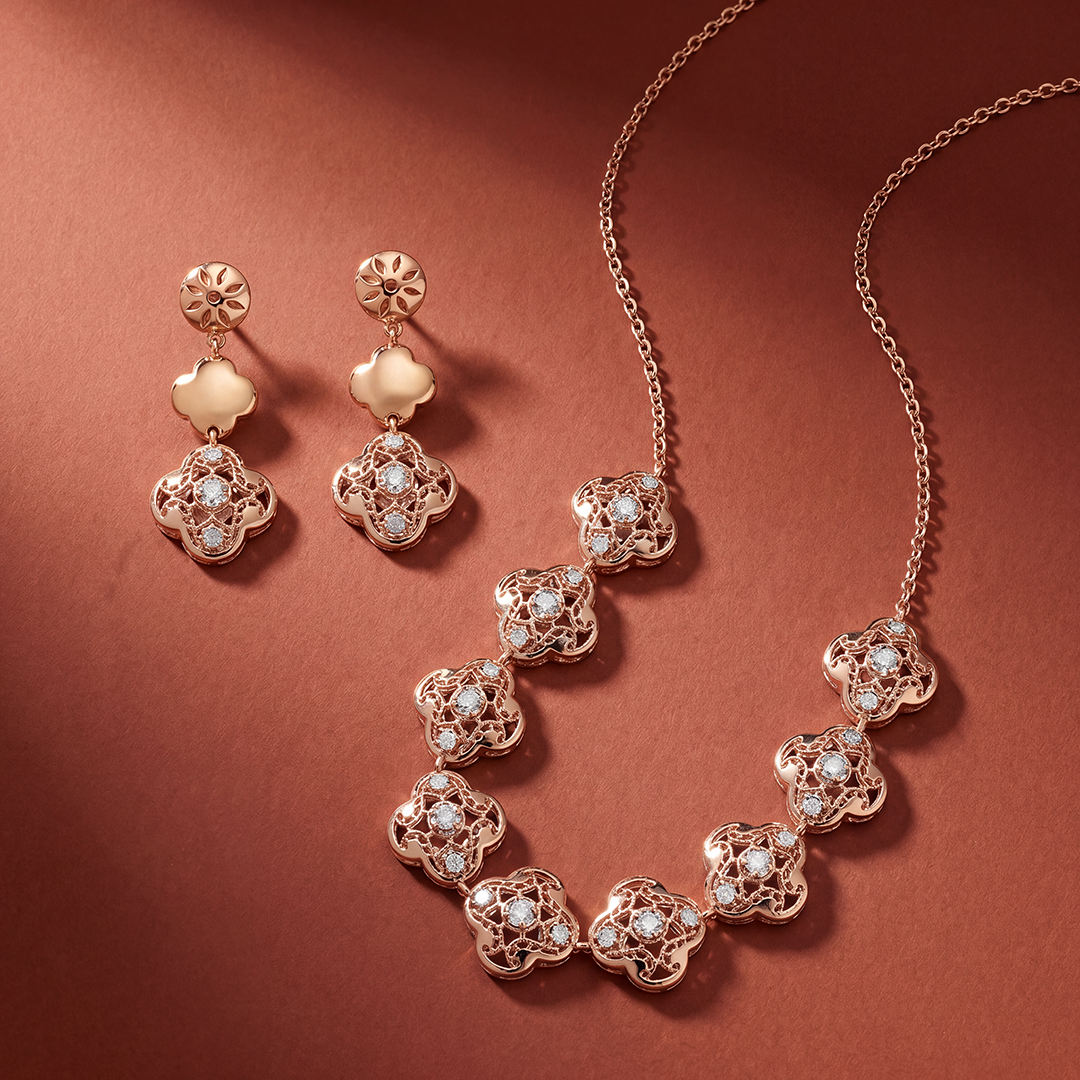 Rosette Clover Necklace Set