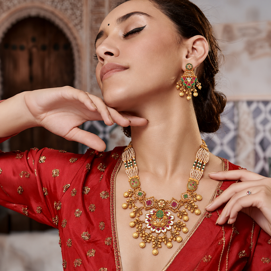Pearl-Strand Heritage Necklace Set with Matching Earrings