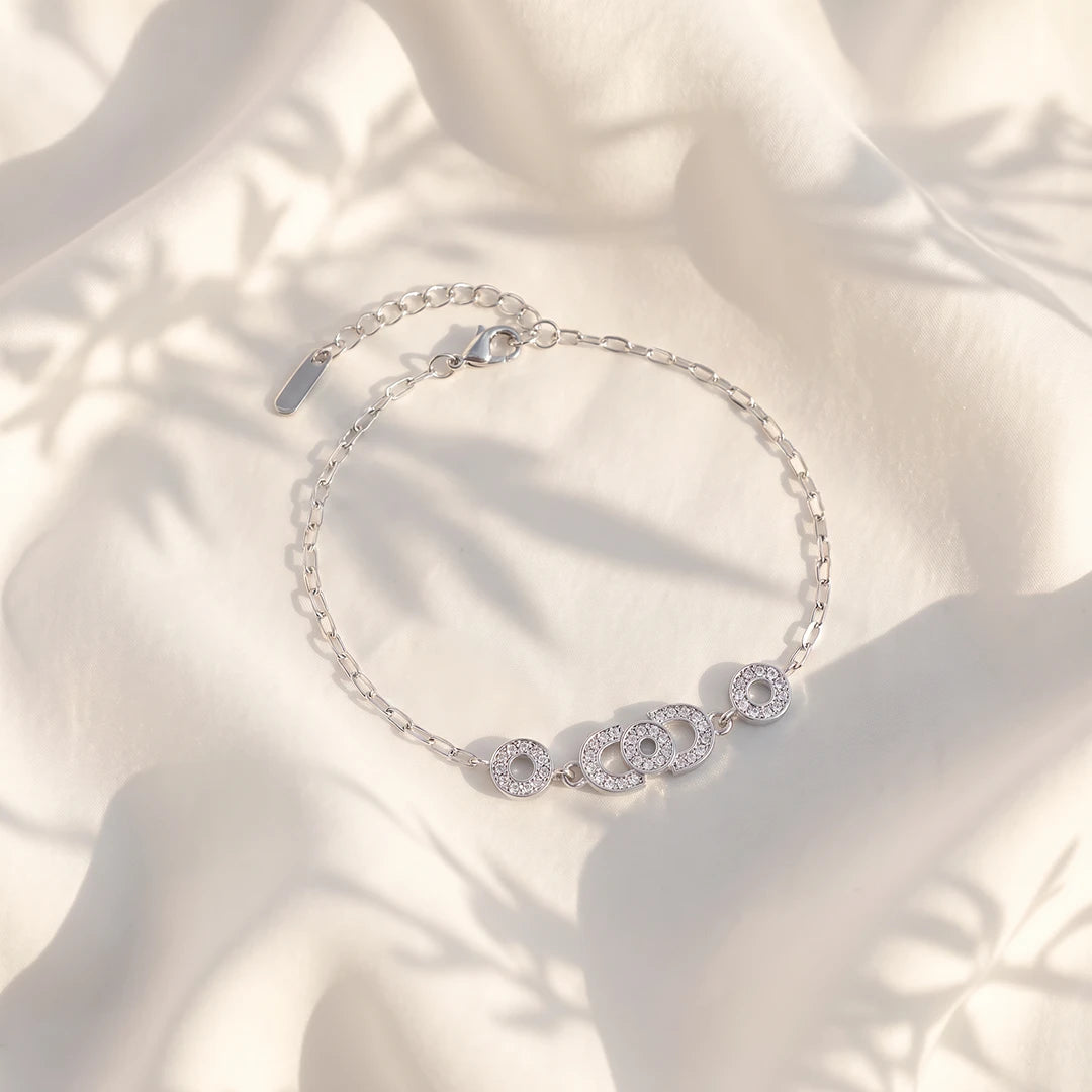 Pavé Interlock Circle Ladies Bracelet | 925 Sterling Silver