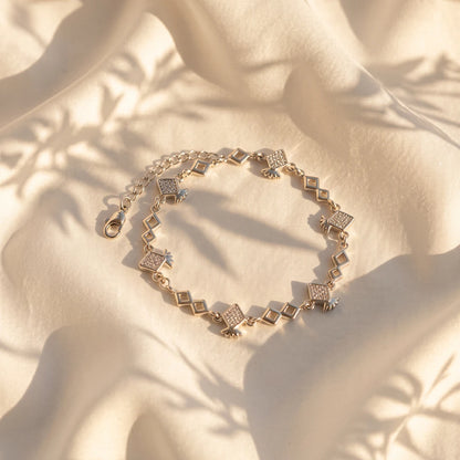 Geometric Crown Link Ladies Bracelet | 925 Sterling Silver