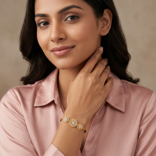 Golden Scallop Bloom Medallion Ladies Bracelet | 925 Sterling Silver