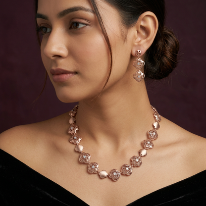 Quatra Clover Link Necklace Set